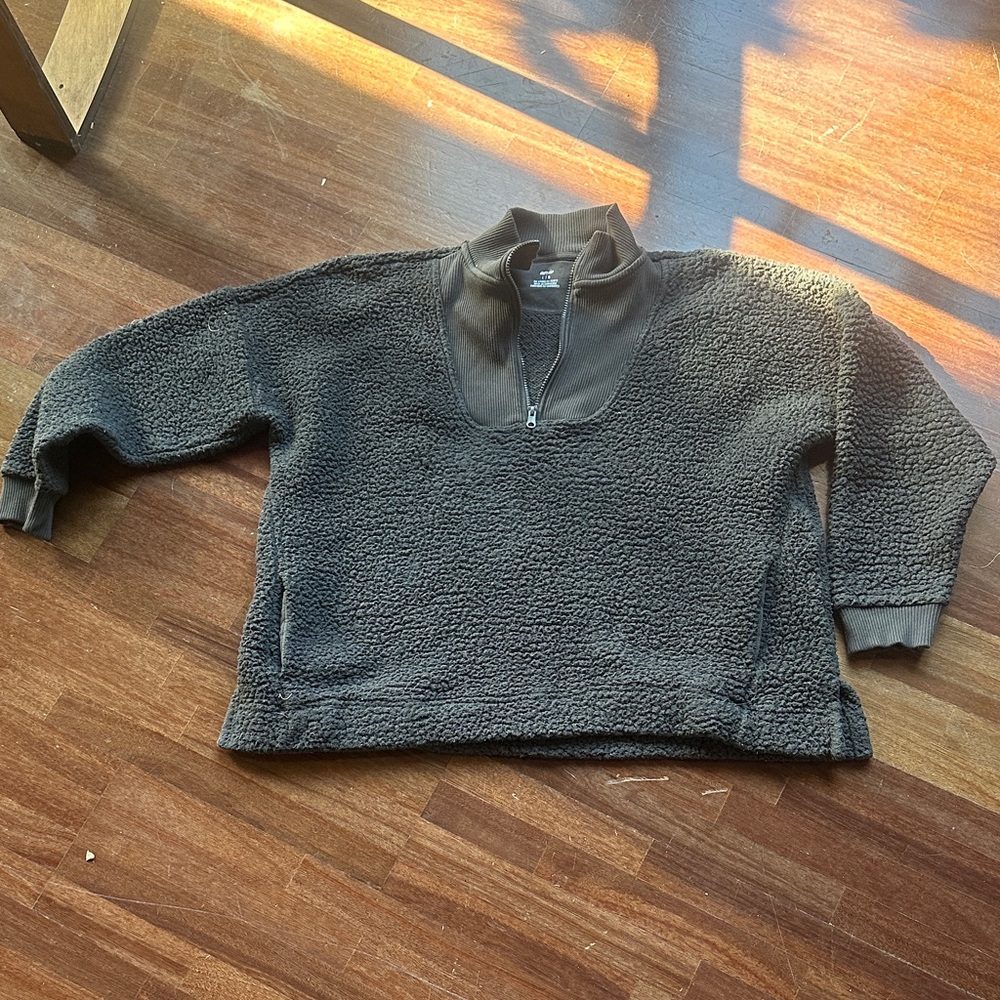 Cozy Dark Gray Quarter-Zip Fleece Pullover